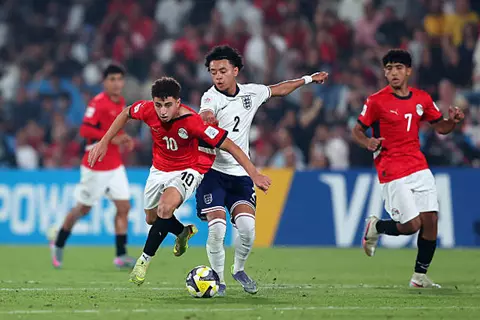 تعملق حمزة لم يكفِ.. مصر تسقط بالتفاصيل الصغيرة أمام إنجلترا في مونديال الناشئين